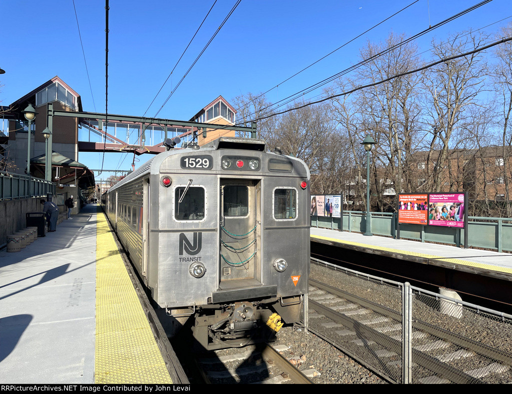 NJT Arrow III Set at Bay St Sta